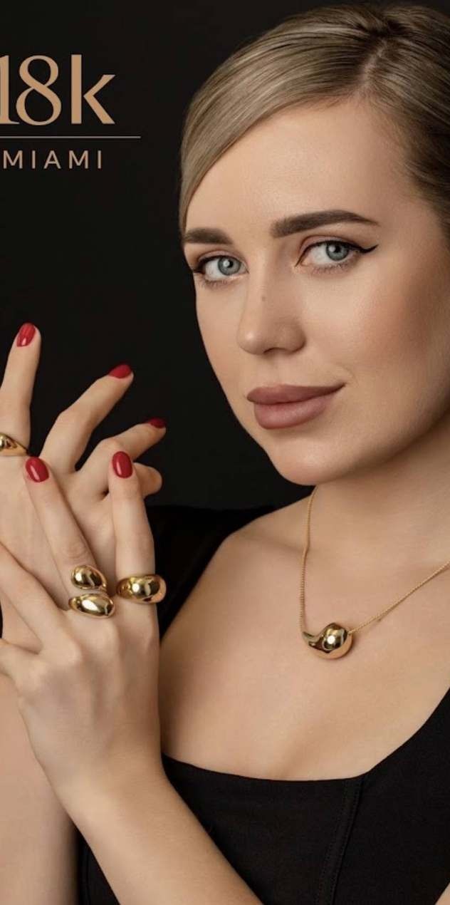 18k Miami gold rings and pendant